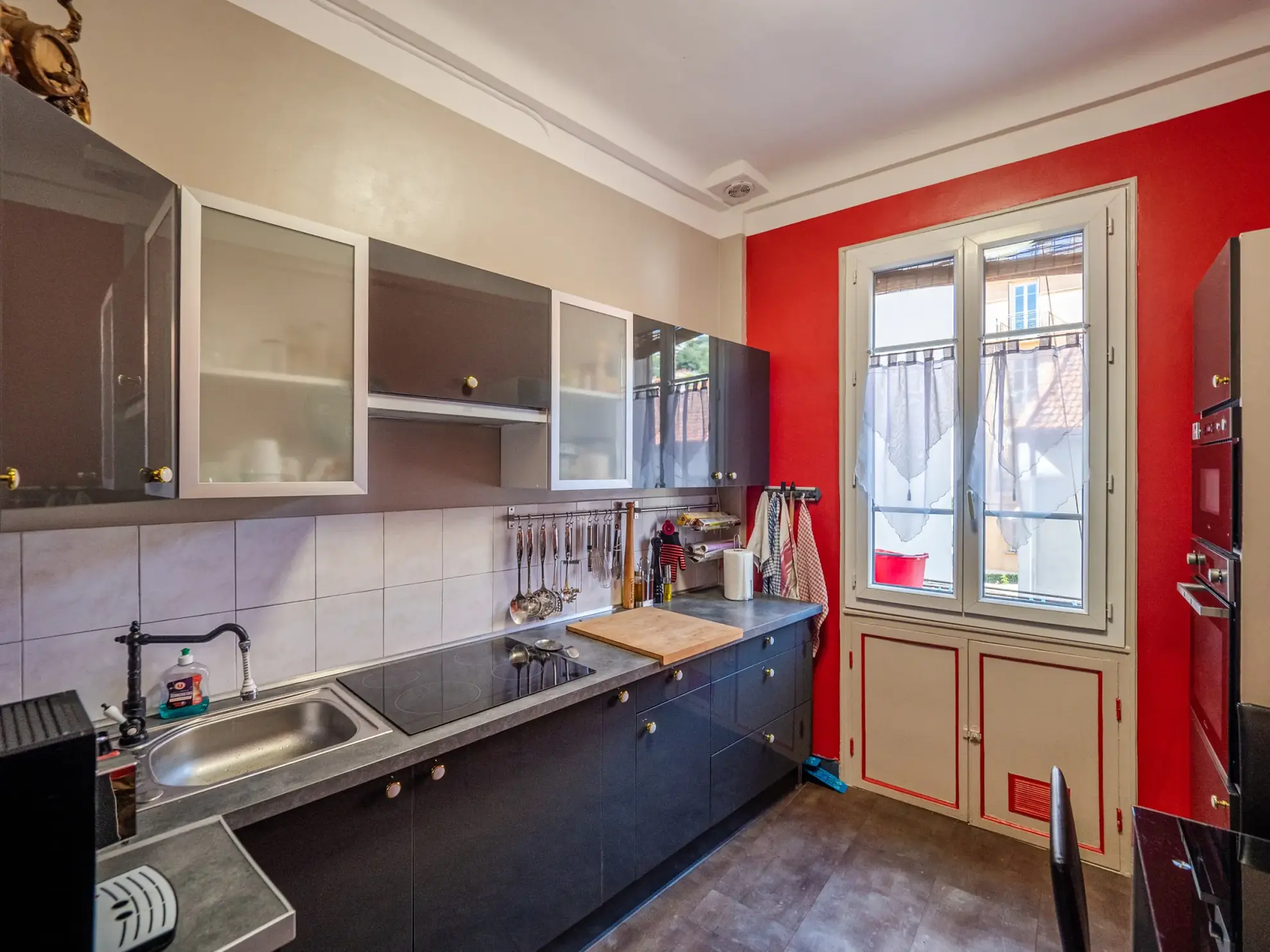 Appartement 2 pièces à Nice Libération – 46 m² rénové avec parquet, idéal emplacement 
