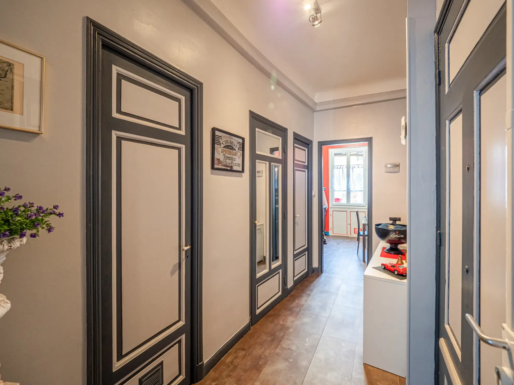 Appartement 2 pièces à Nice Libération – 46 m² rénové avec parquet, idéal emplacement 