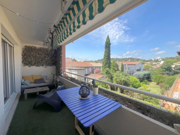 Appartement T3 rénové de 68 m² avec terrasse à Nîmes – Proche allées Jean Jaurès