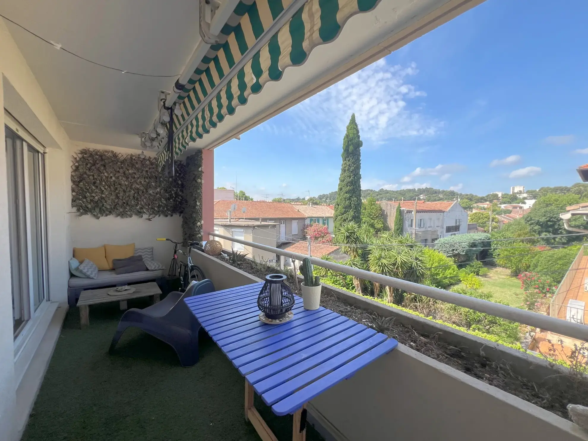 Appartement T3 rénové de 68 m² avec terrasse à Nîmes – Proche allées Jean Jaurès 
