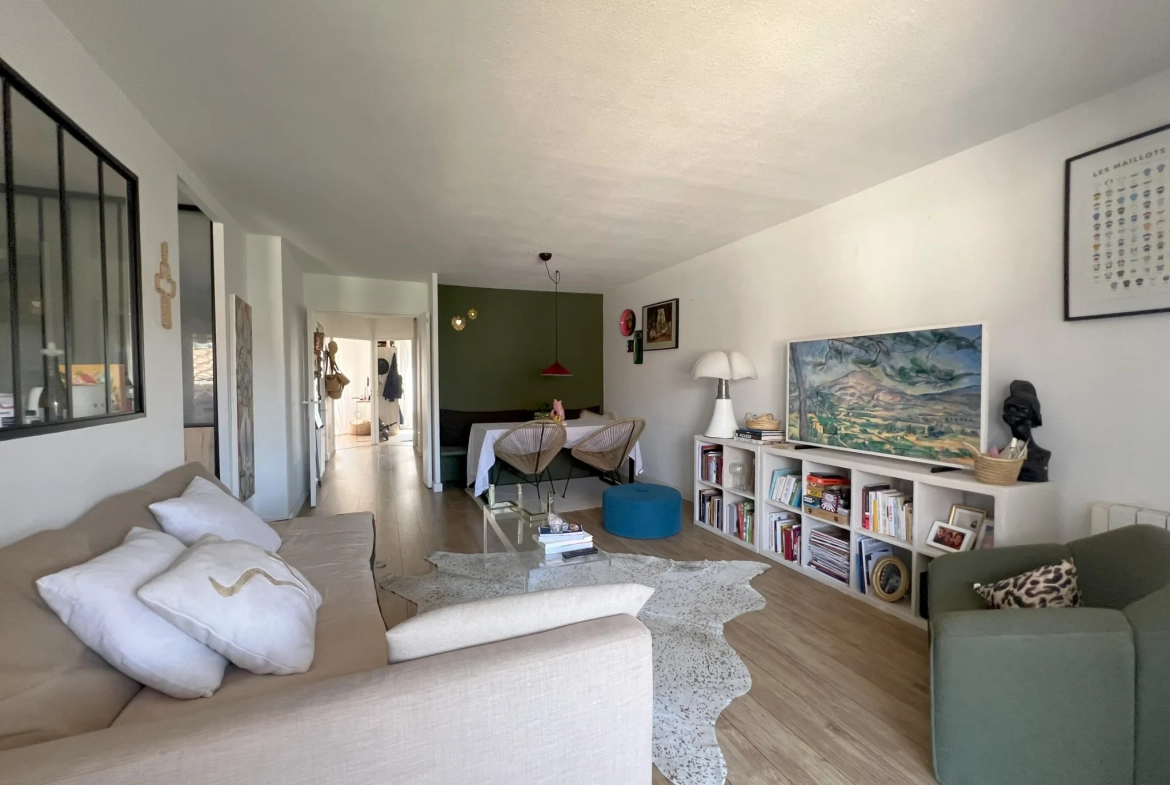 Appartement T3 rénové de 68 m² avec terrasse à Nîmes – Proche allées Jean Jaurès 