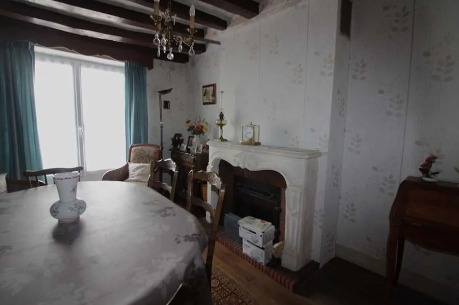 Maison à rafraîchir à Varzy proche des commerces - 75 m² habitable 