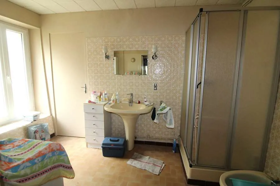 Maison à rafraîchir à Varzy proche des commerces - 75 m² habitable 