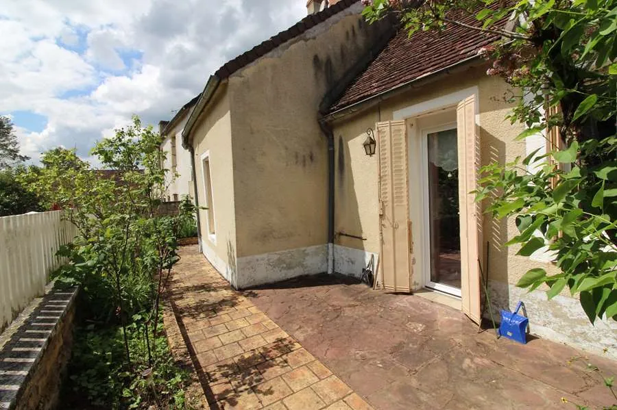 Maison à rafraîchir à Varzy proche des commerces - 75 m² habitable 