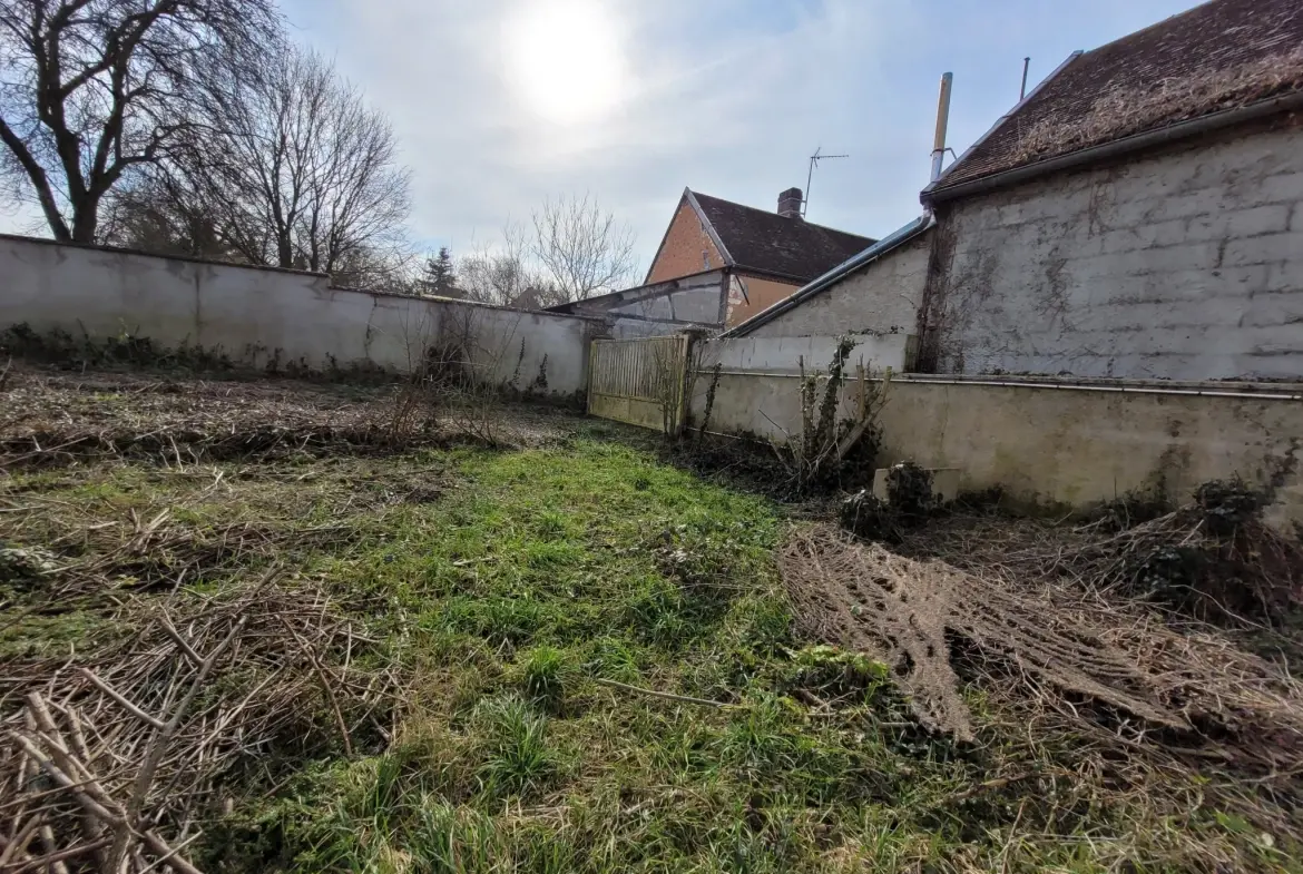 Maison à rénover de 92 m² avec grand terrain dans le Pays d'Othe 