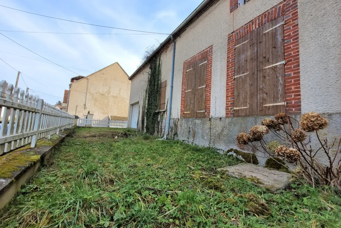 Maison à rénover de 92 m² avec grand terrain dans le Pays d'Othe 