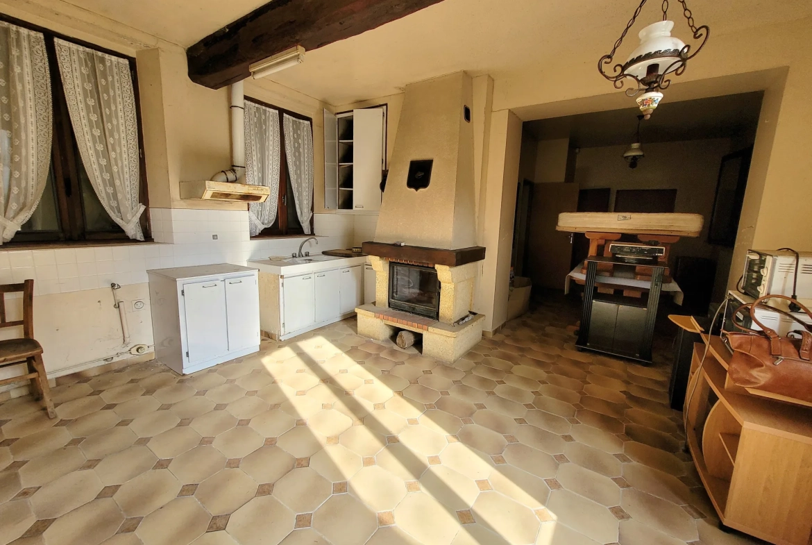 Maison à rénover de 92 m² avec grand terrain dans le Pays d'Othe 