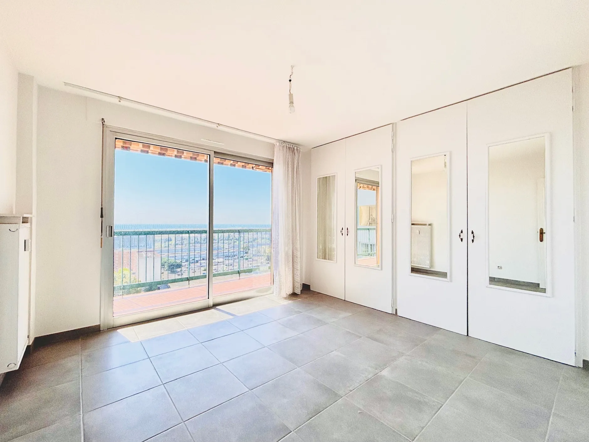 Appartement T4 avec vue panoramique à Nice Saint Augustin 