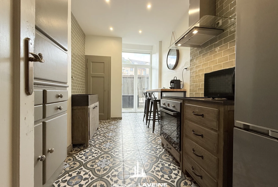 Appartement rénové de 77m² à Metz, proche de la gare et au calme 