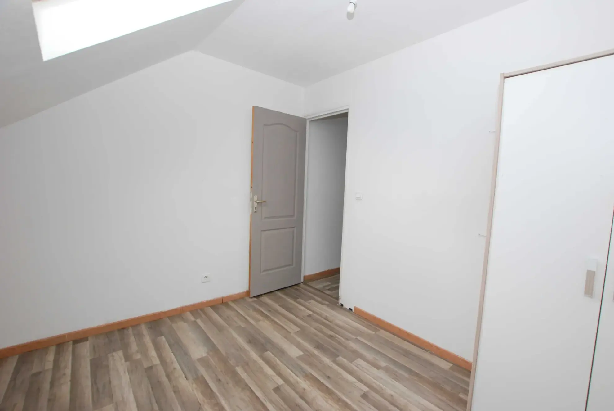 Maison 4 chambres à Jeumont avec jardin et grand potentiel 