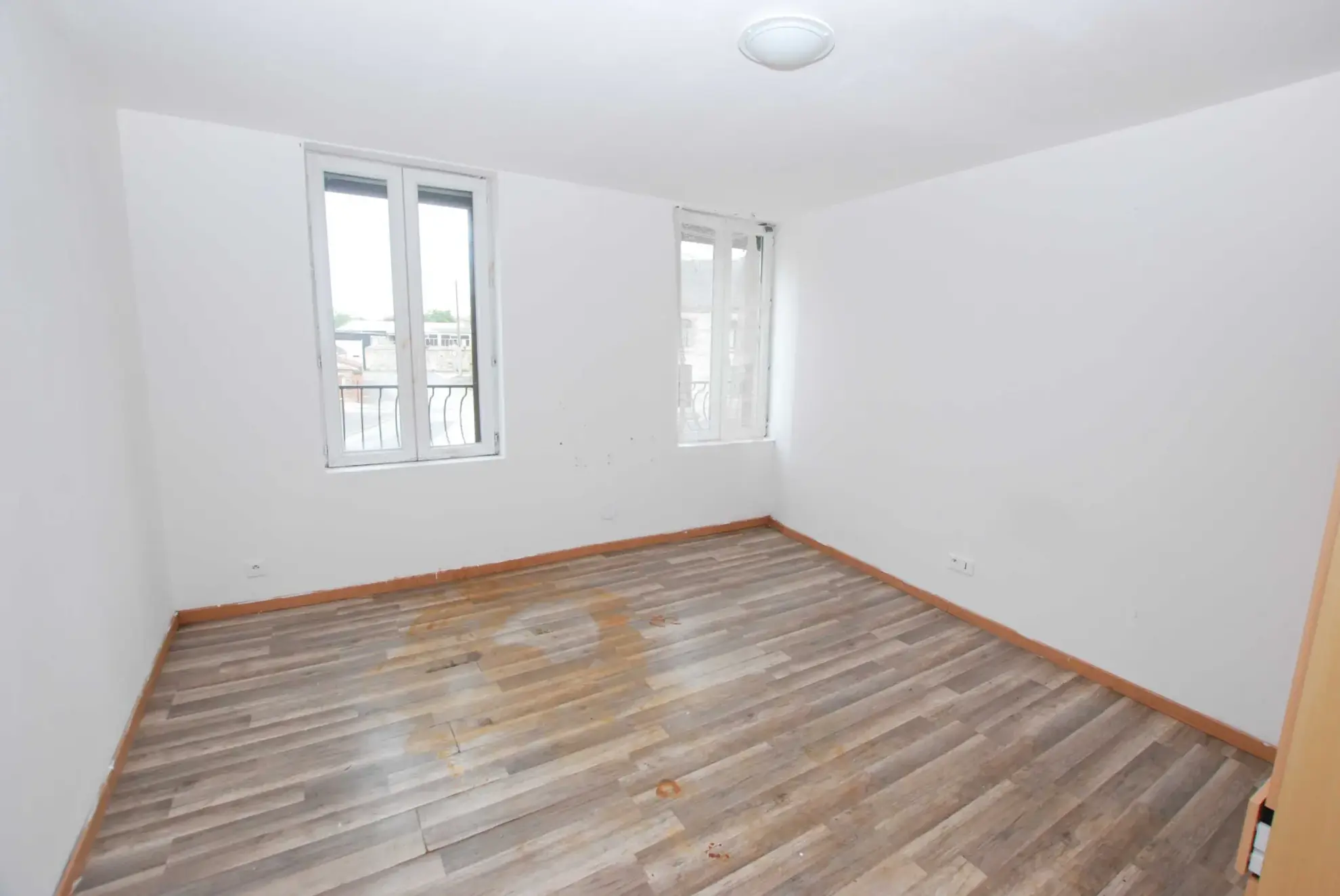Maison 4 chambres à Jeumont avec jardin et grand potentiel 