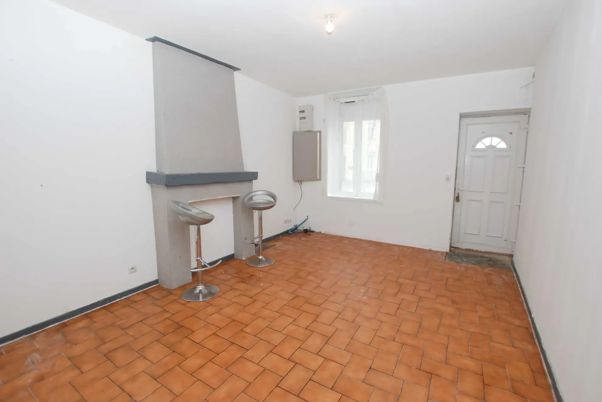 Maison 4 chambres à Jeumont avec jardin et grand potentiel 