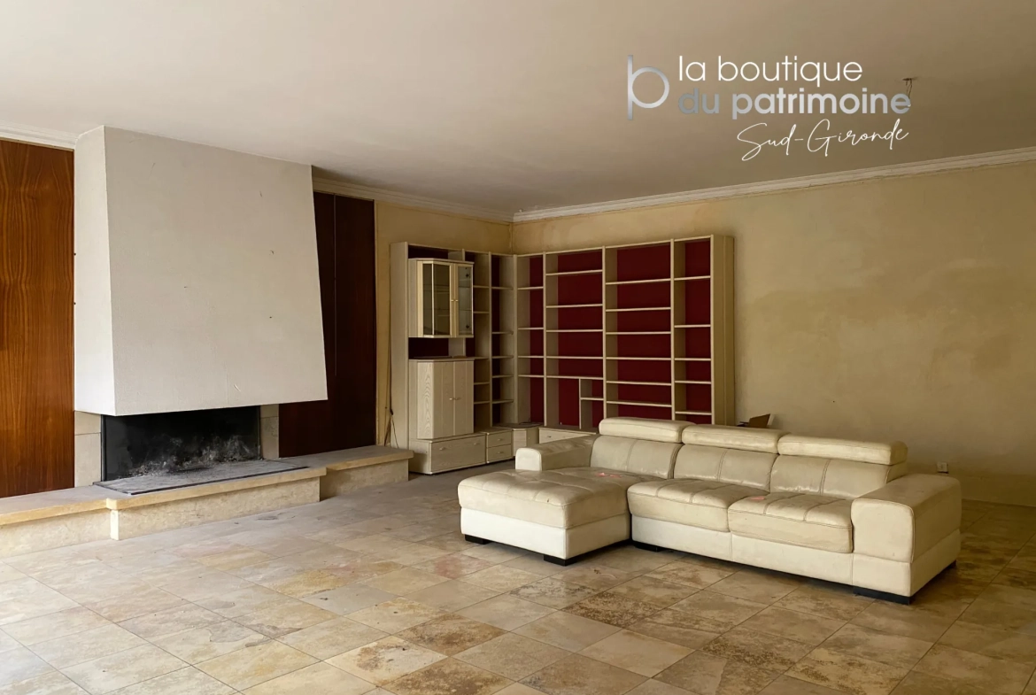 Immeuble de charme à La Réole avec cour, cave et potentiel d'investissement 
