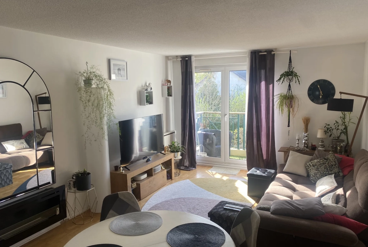 Appartement à vendre à Taverny avec balcon, rénové e et box en sous-sol 