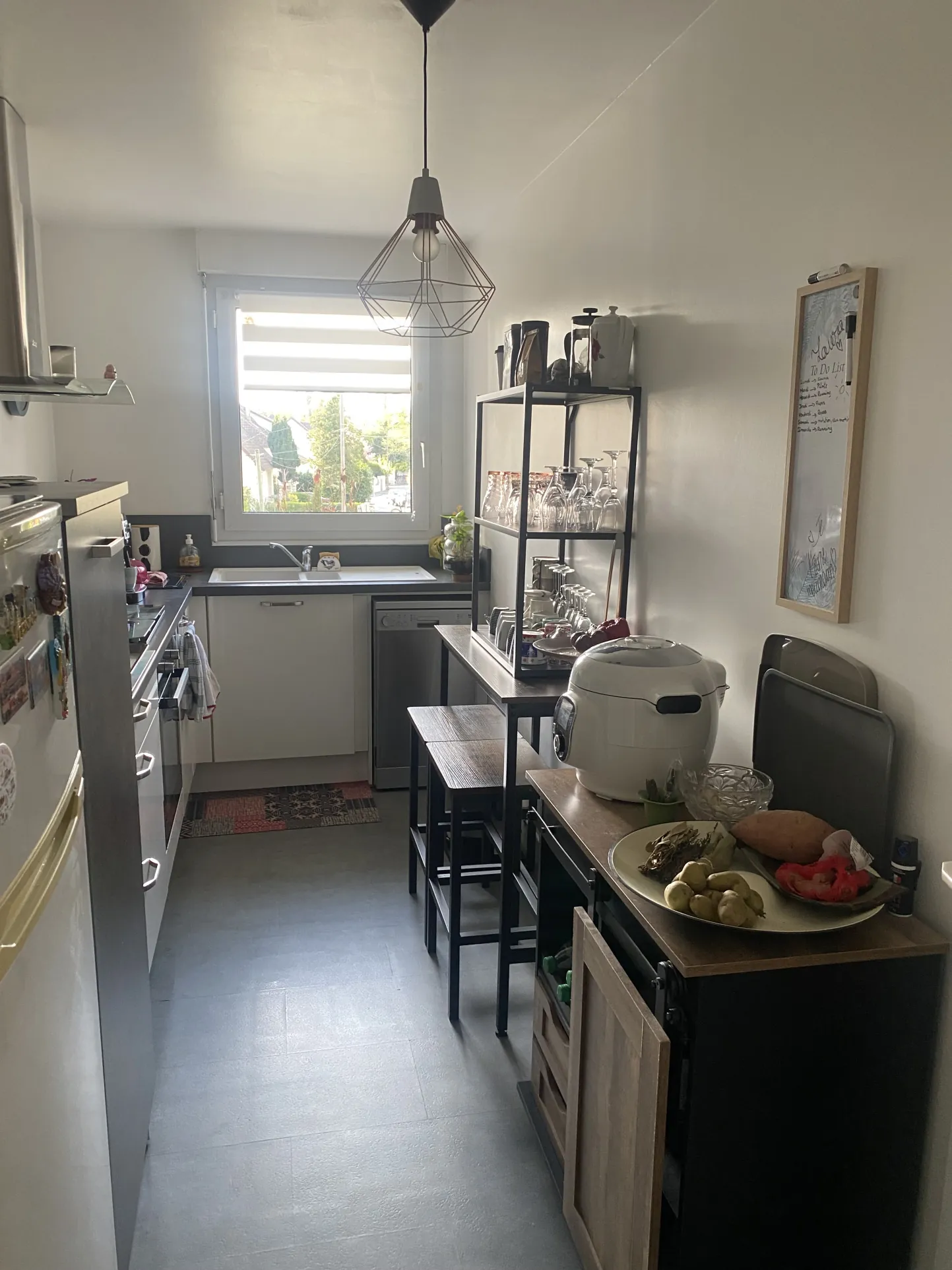 Appartement à vendre à Taverny avec balcon, rénové e et box en sous-sol 