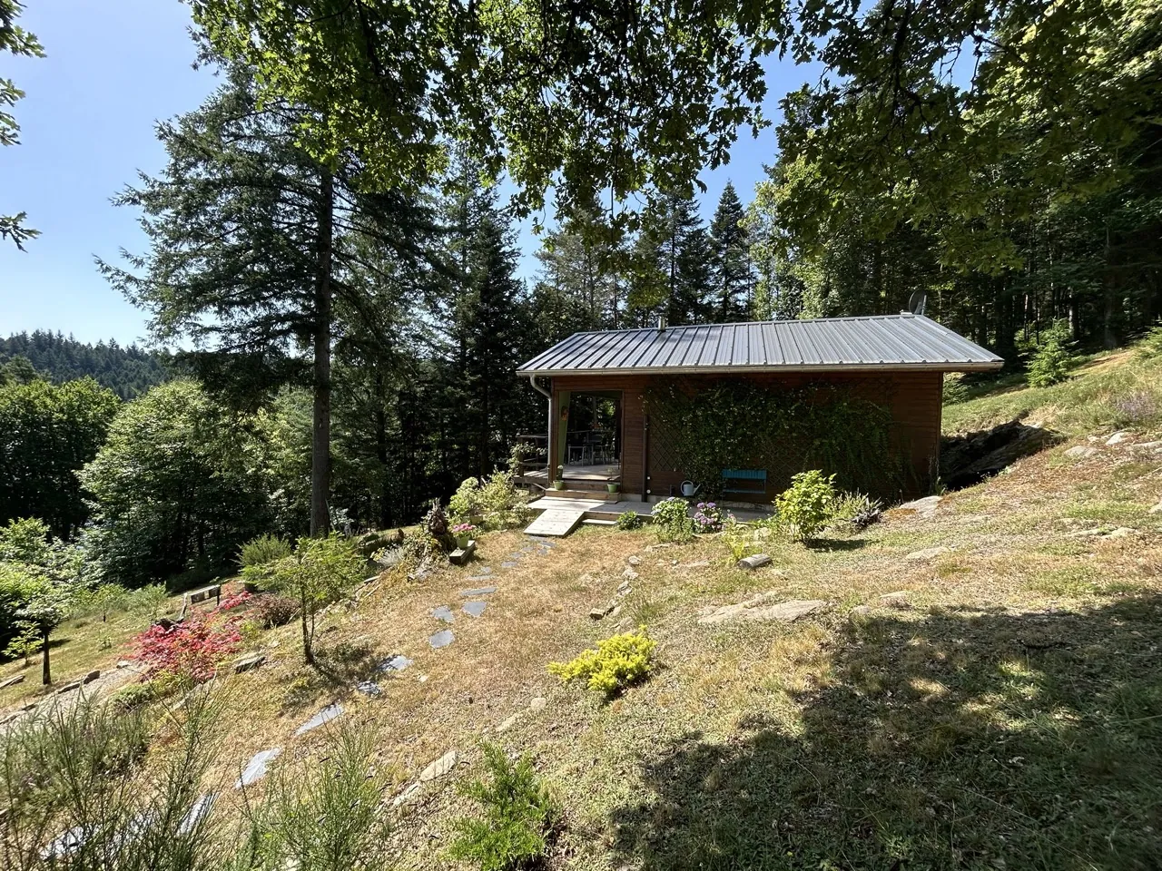 Chalet à vendre à Treignac en Corrèze avec vue sur le Lac des Bariousses 