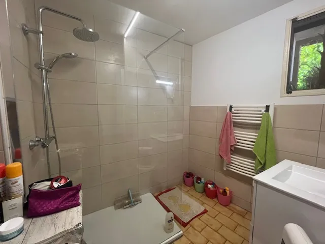 Maison de village en pierre avec logement indépendant à Sauzet, proche Nîmes 
