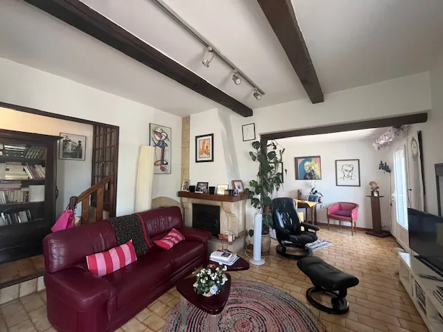 Maison de village en pierre avec logement indépendant à Sauzet, proche Nîmes 