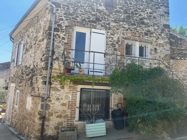 Maison de village en pierre avec logement indépendant à Sauzet, proche Nîmes 