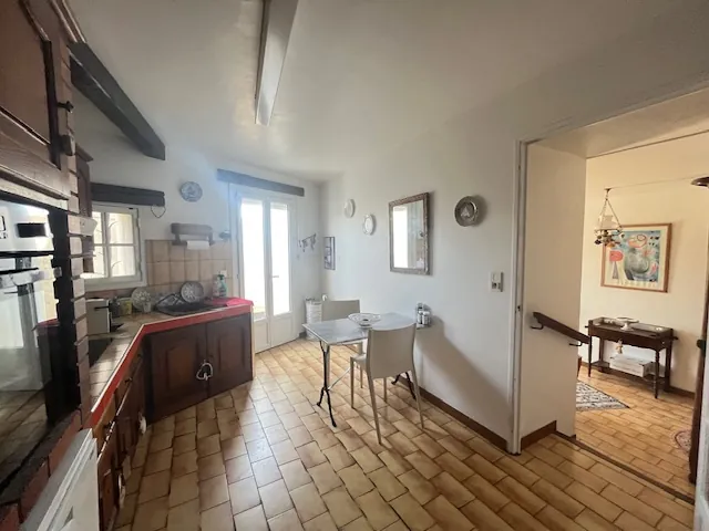 Maison de village en pierre avec logement indépendant à Sauzet, proche Nîmes 