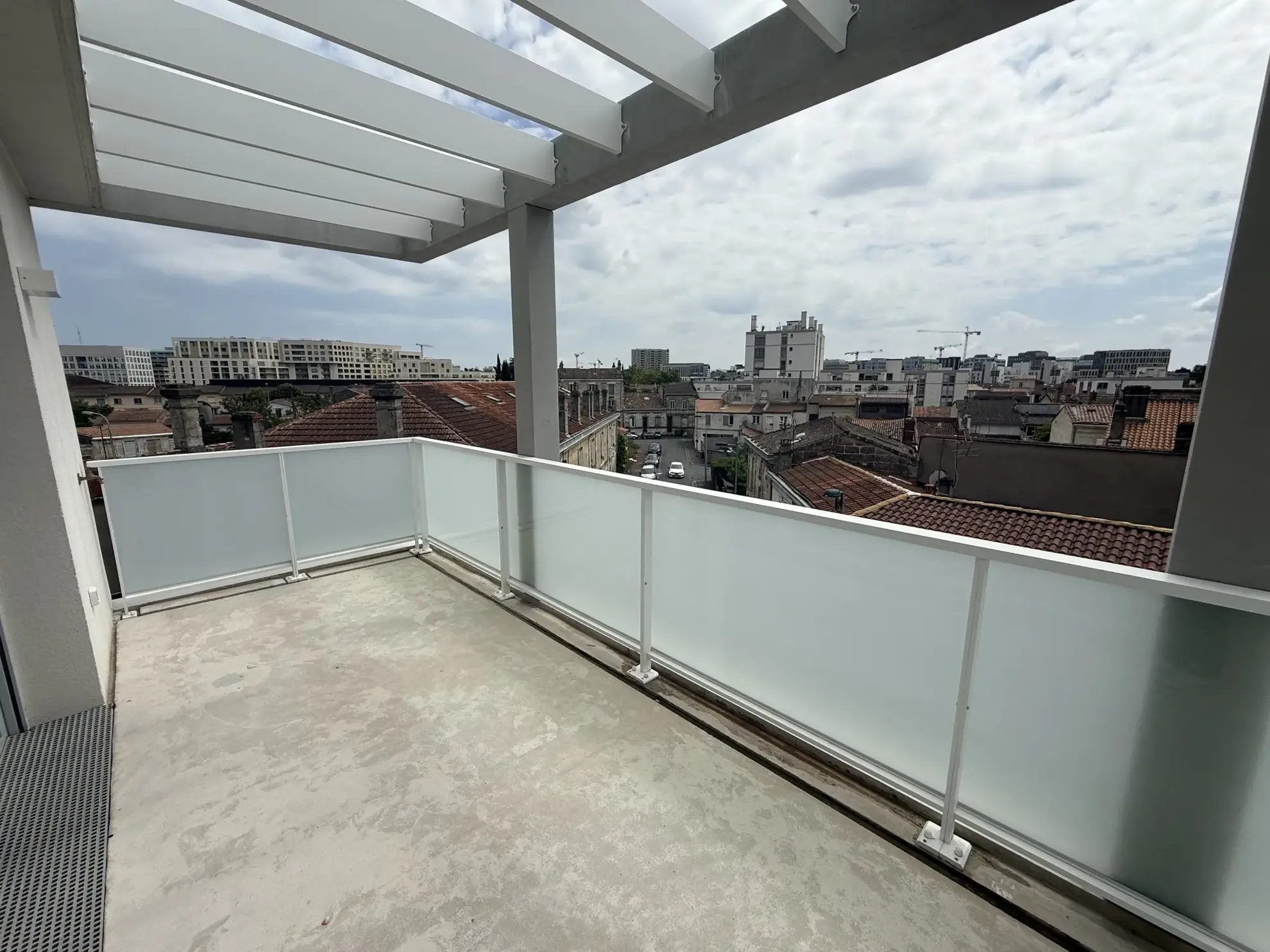 Appartement T3 avec terrasse à Bordeaux Gare Saint Jean - Idéal Investissement 