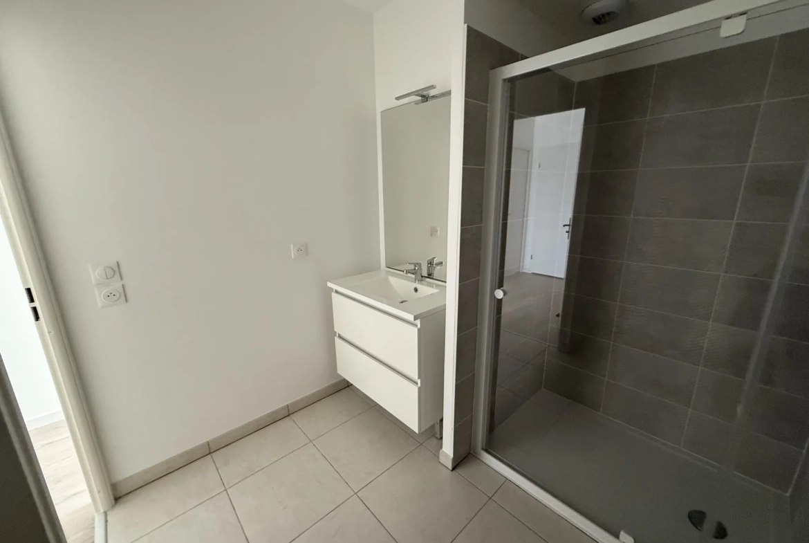 Appartement T3 avec terrasse à Bordeaux Gare Saint Jean - Idéal Investissement 