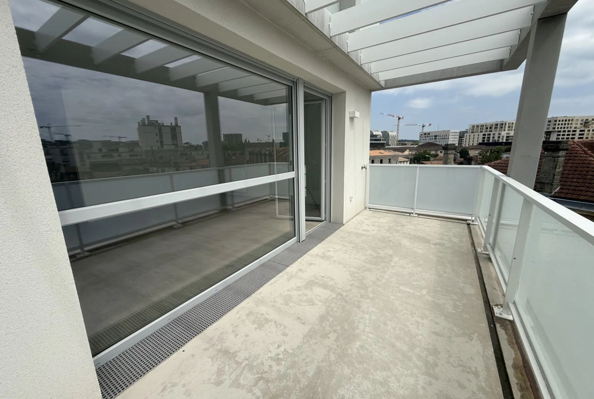 Appartement T3 avec terrasse à Bordeaux Gare Saint Jean - Idéal Investissement 