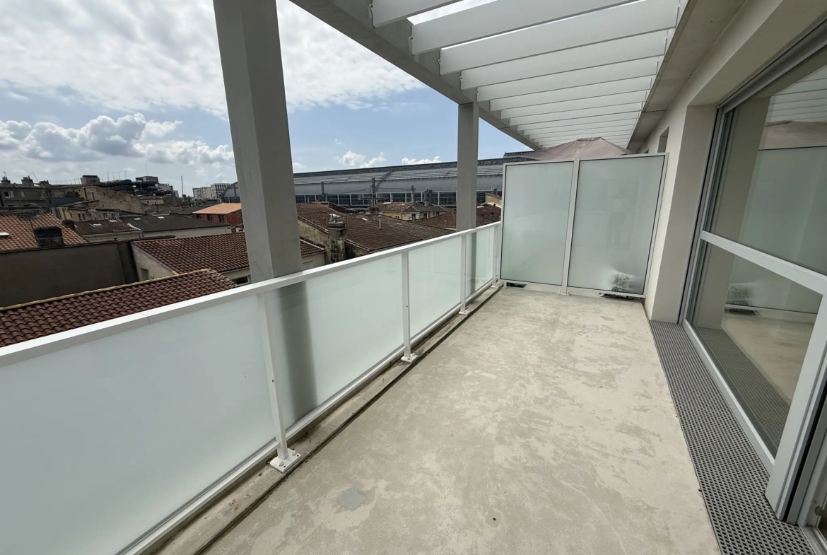 Appartement T3 avec terrasse à Bordeaux Gare Saint Jean - Idéal Investissement 