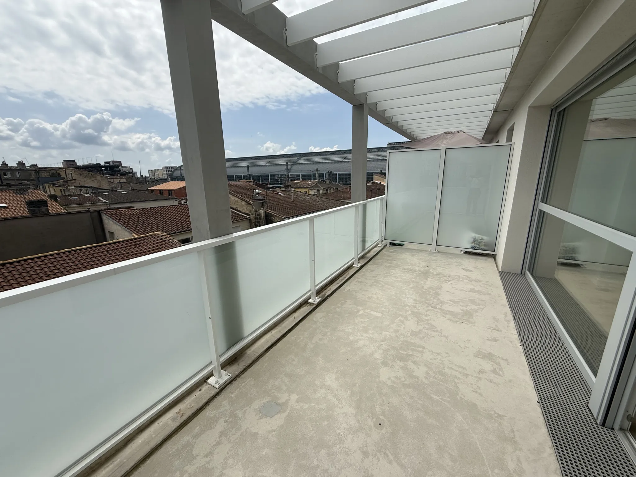 Appartement T3 avec terrasse à Bordeaux Gare Saint Jean - Idéal Investissement 