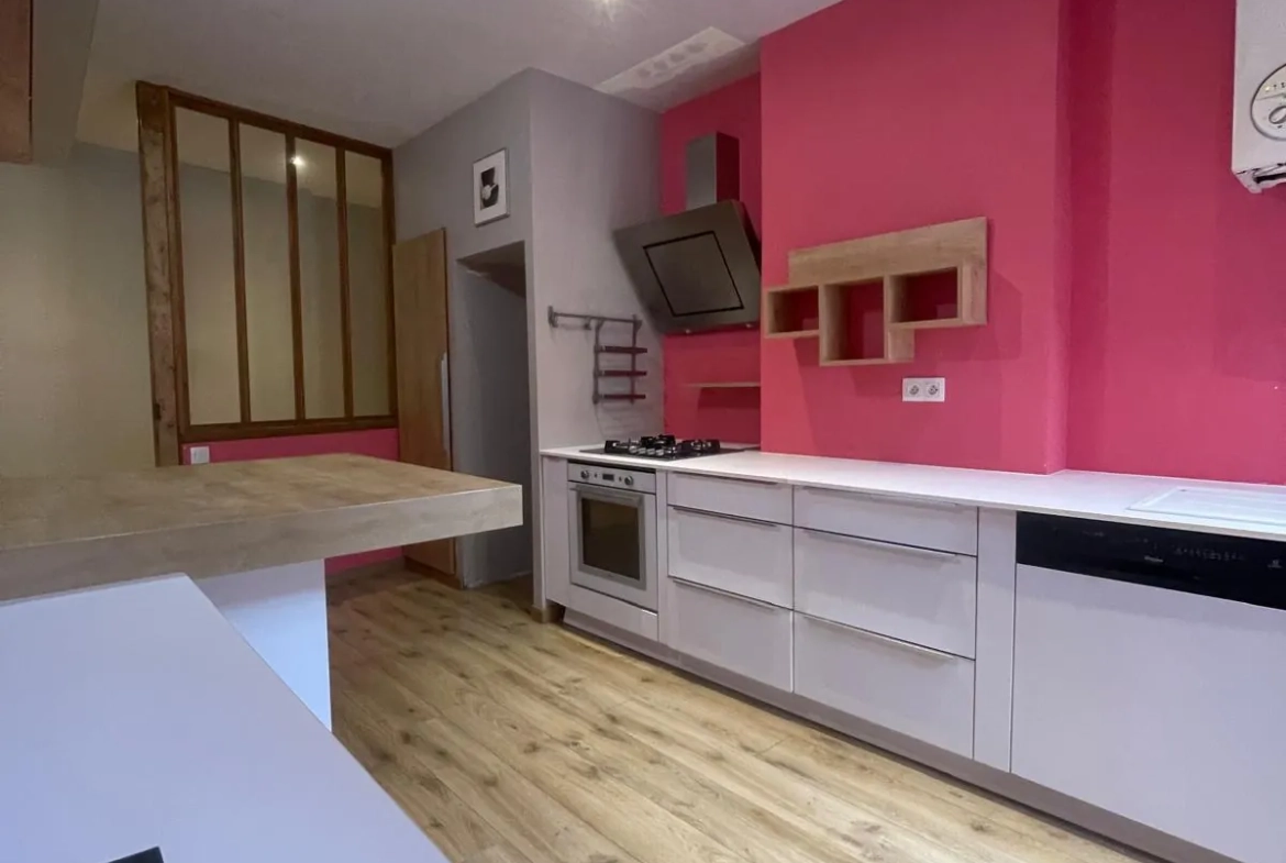 Spacieux appartement de 121 m² avec 3 chambres à Saint-Étienne - Dernier étage avec ascenseur 