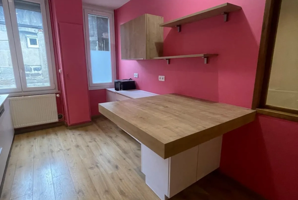 Spacieux appartement de 121 m² avec 3 chambres à Saint-Étienne - Dernier étage avec ascenseur 