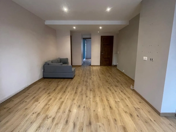 Spacieux appartement de 121 m² avec 3 chambres à Saint-Étienne - Dernier étage avec ascenseur