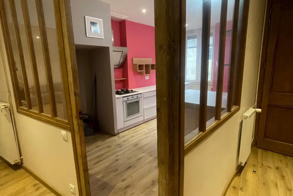 Spacieux appartement de 121 m² avec 3 chambres à Saint-Étienne - Dernier étage avec ascenseur 