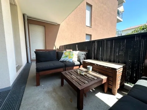 Très bel appartement T3 avec terrasse à Meyzieu, proche commodités et loisirs