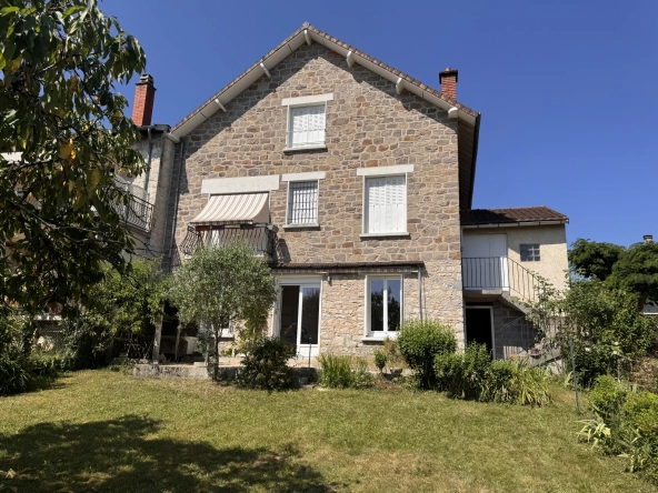 Maison à vendre à Brive-la-Gaillarde - Spacieuse et lumineuse avec jardin