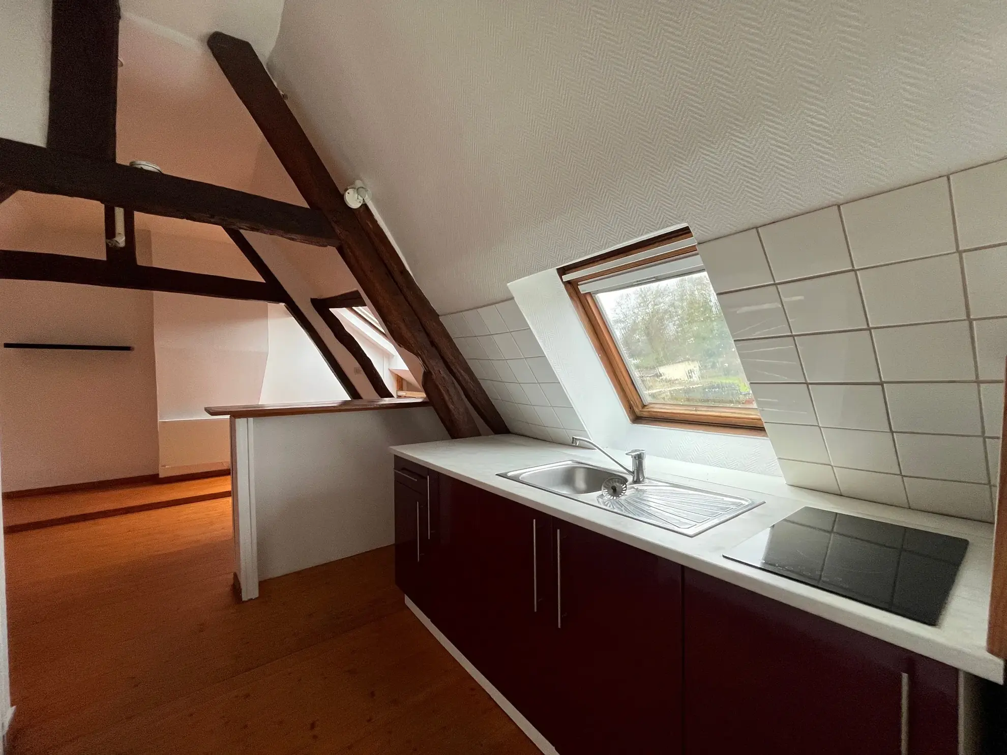 Appartement de 50 m² à Clermont avec garage privé, proche centre-ville 