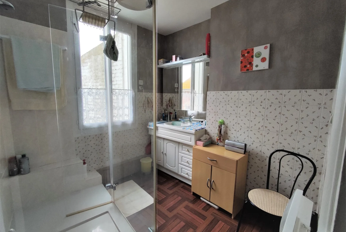 Maison typique du Tréport avec petit extérieur et potentiel à saisir 