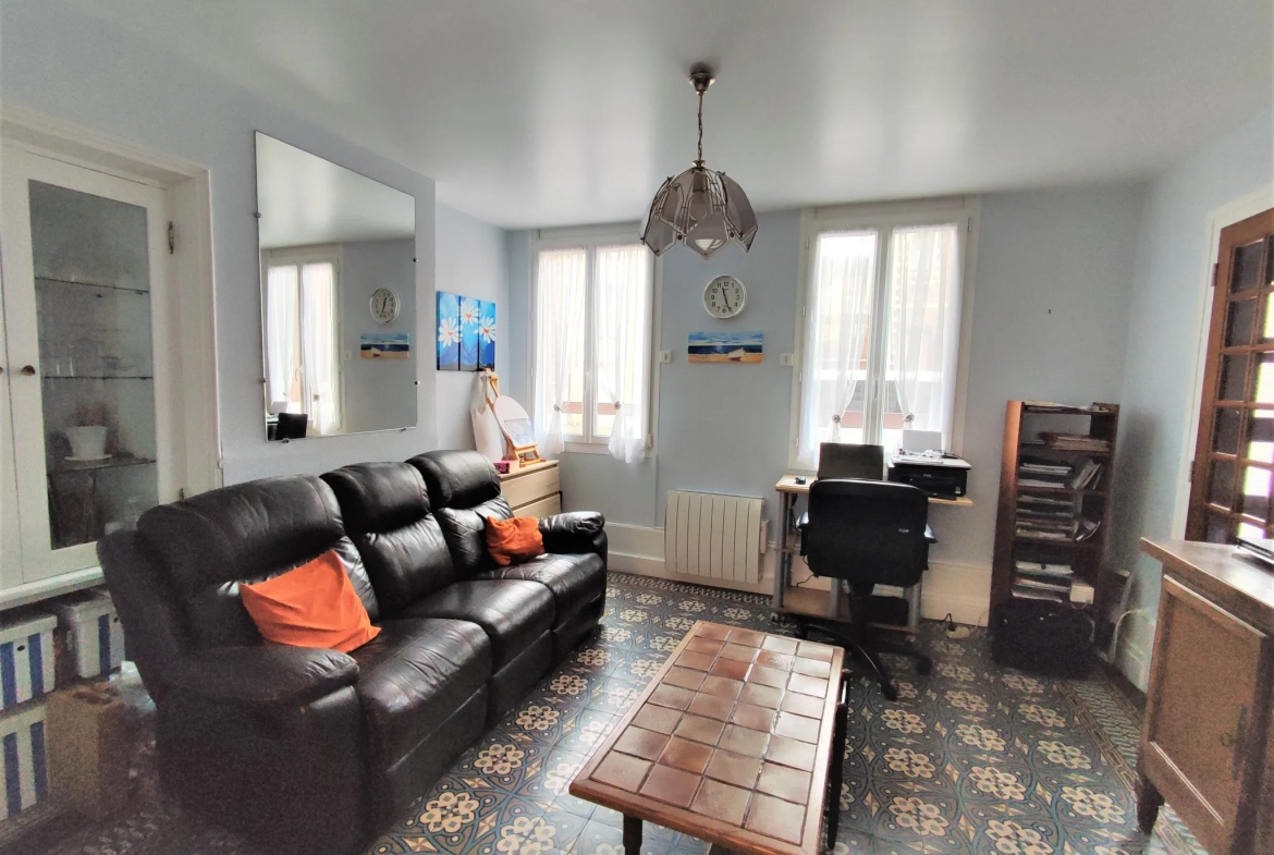 Maison typique du Tréport avec petit extérieur et potentiel à saisir 
