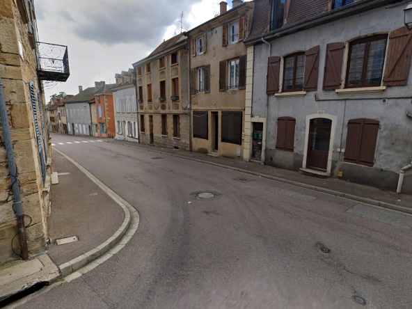 Immeuble résidentiel locatif à Marcigny avec plusieurs appartements en location