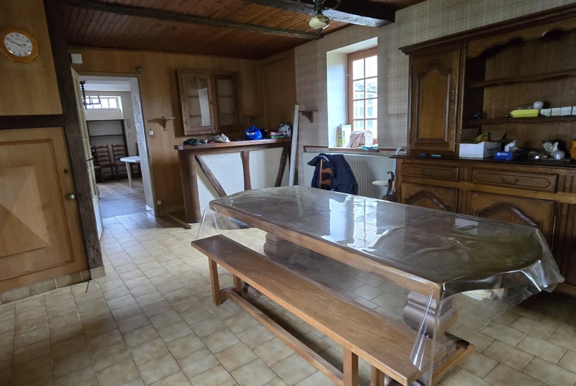 Maison de ville à Oucques avec grange, jardin et potentiel d'aménagement 