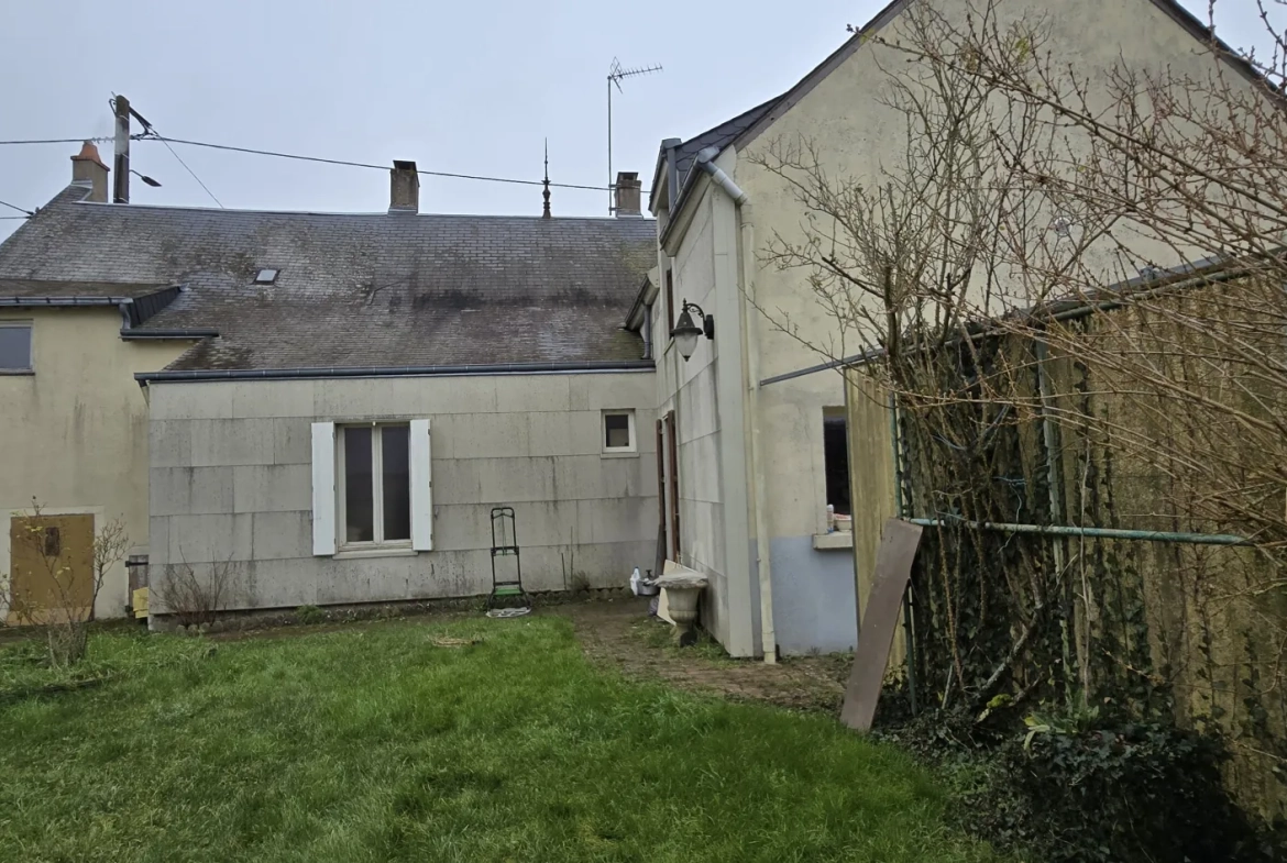 Maison de ville à Oucques avec grange, jardin et potentiel d'aménagement 