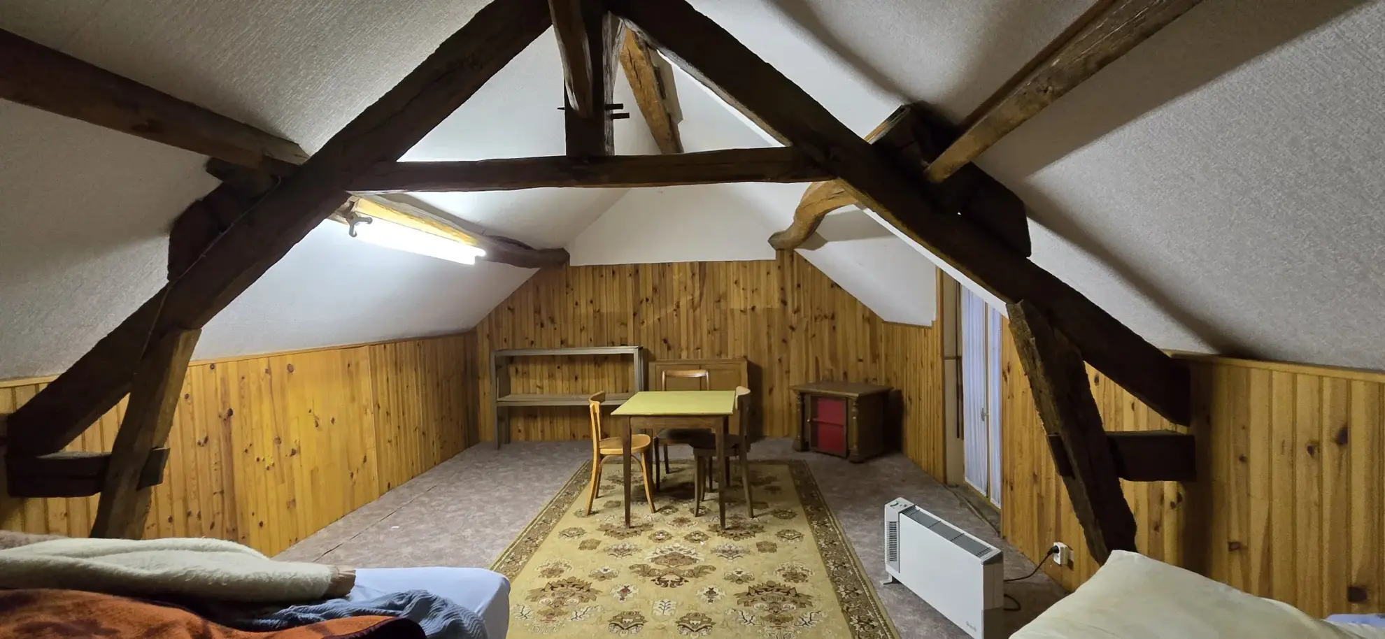 Maison de ville à Oucques avec grange, jardin et potentiel d'aménagement 