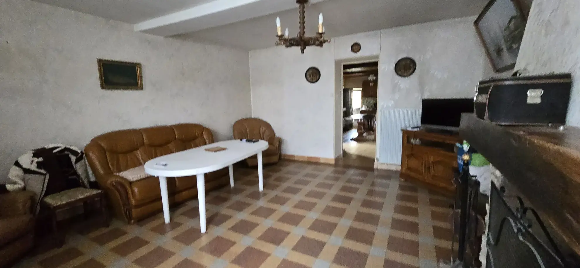 Maison de ville à Oucques avec grange, jardin et potentiel d'aménagement 