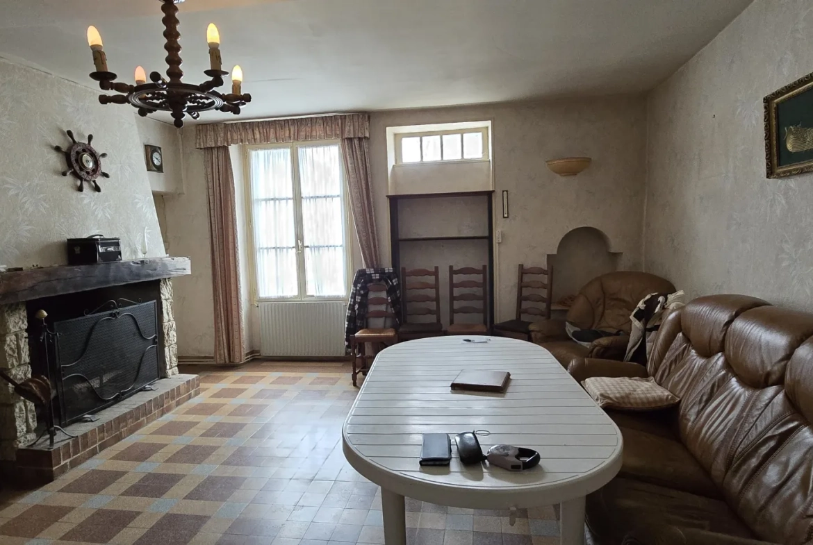 Maison de ville à Oucques avec grange, jardin et potentiel d'aménagement 