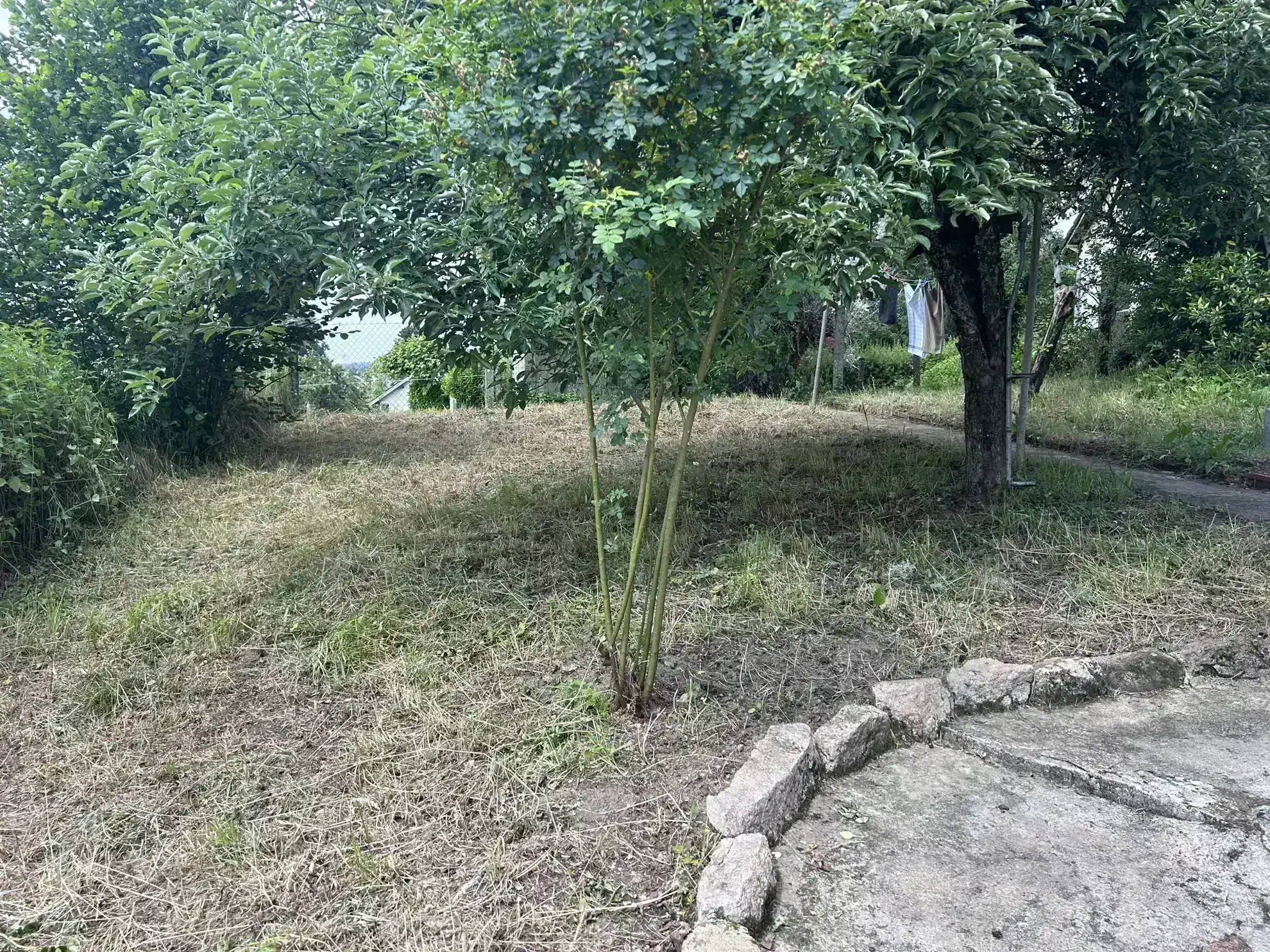 Maison en pierre à Servières-le-Château avec jardin privé - 2 chambres 