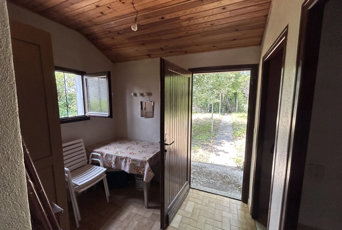 Maison en pierre à Servières-le-Château avec jardin privé - 2 chambres 