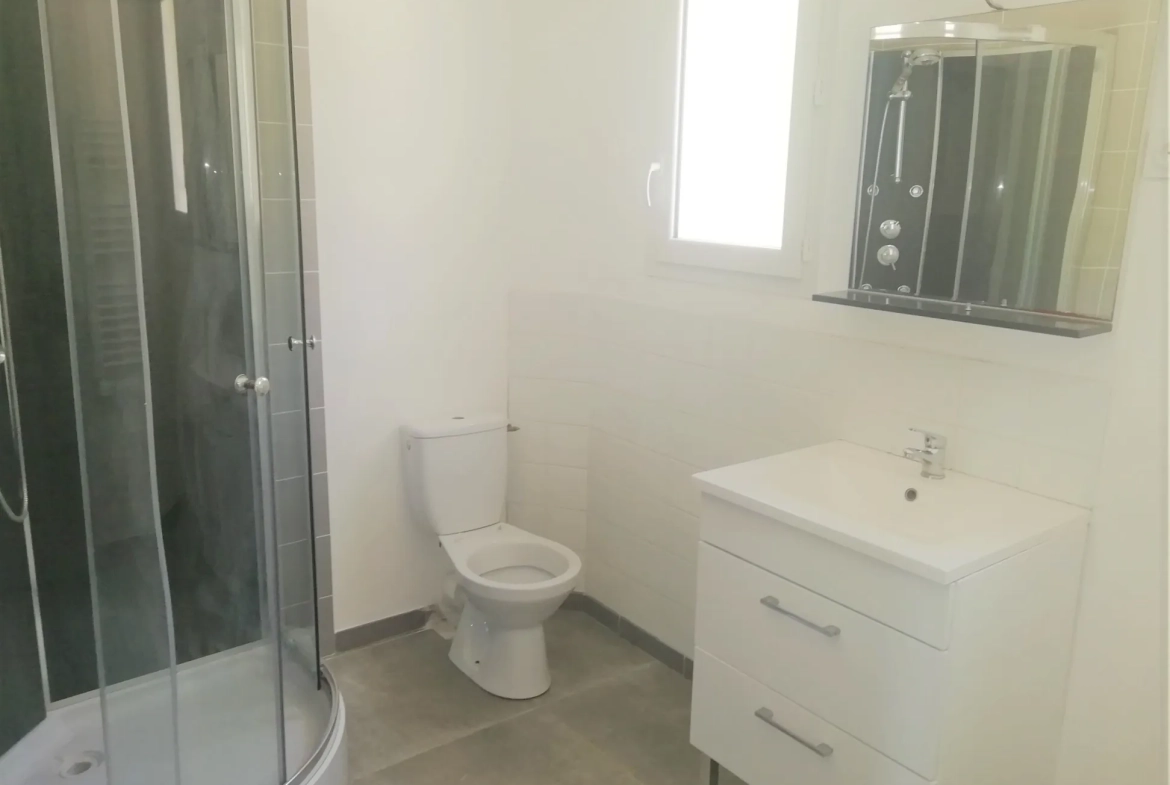 Villa de type 4 avec local commercial à Nîmes - Investissement rentable 