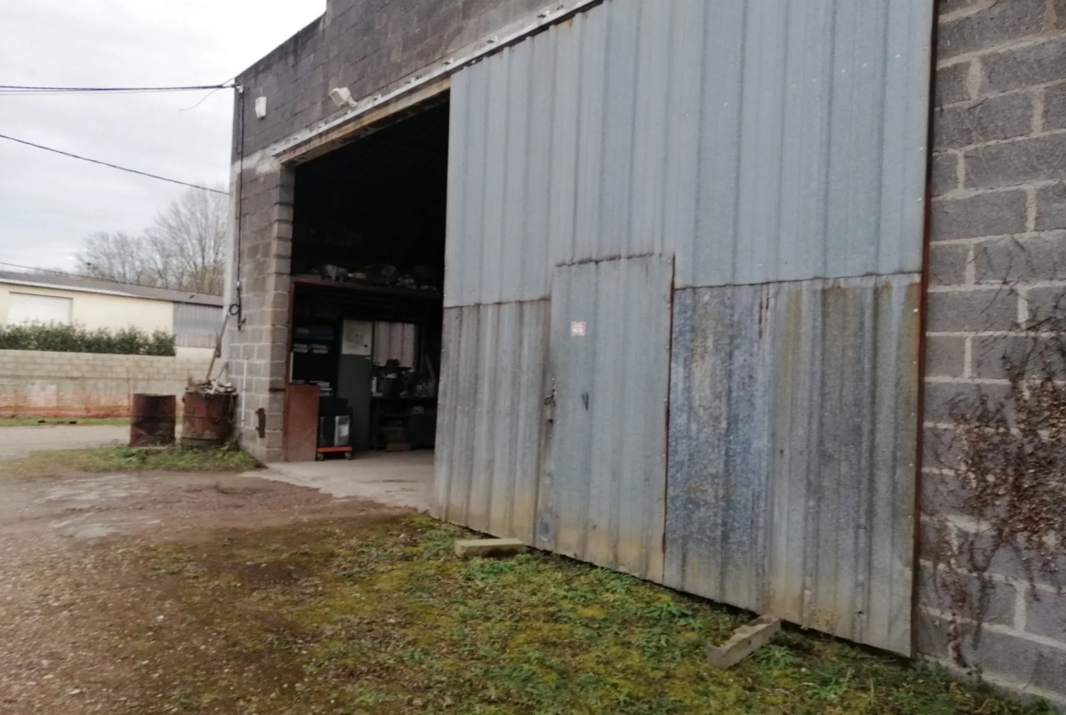 Local industriel à Nevers Sud avec terrain de 2172 m² et accès double rue 