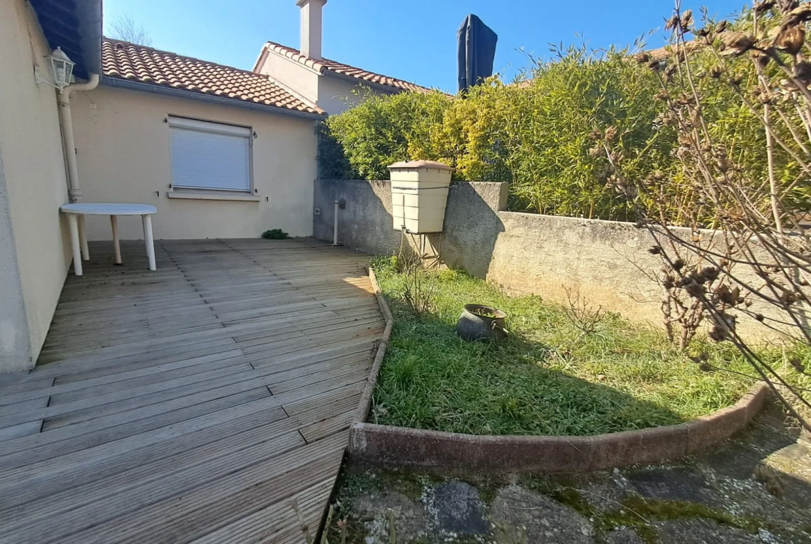 Maison familiale à Millau avec 4 chambres, jardin et garage - Secteur Millau 