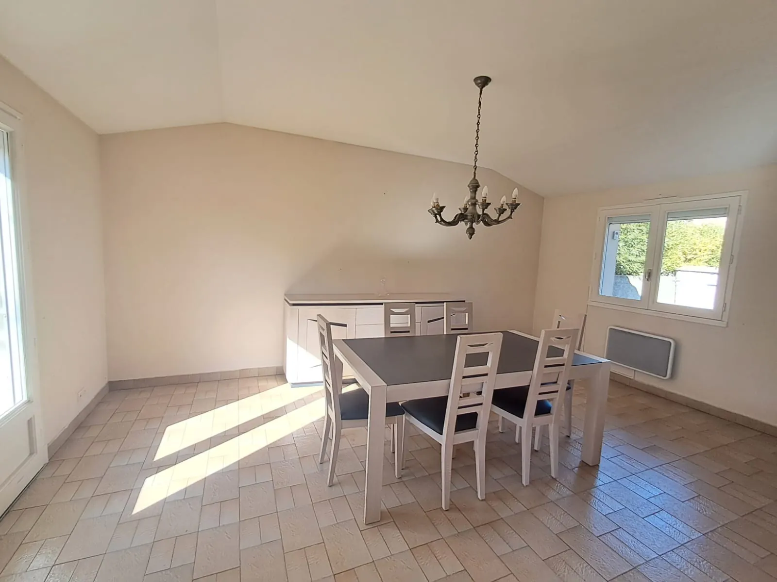 Maison familiale à Millau avec 4 chambres, jardin et garage - Secteur Millau 